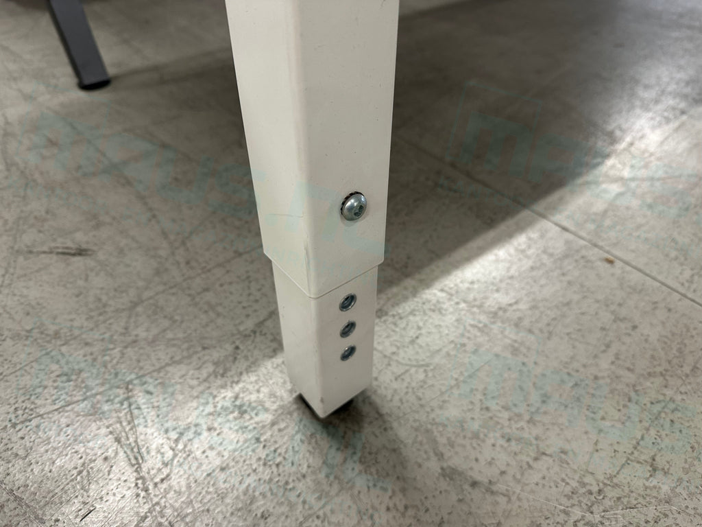 Gebruikt Bureau 180X80Cm N Poot Wit/Wit Bureaus